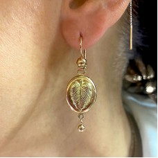 Golden earrings (sample: 583)